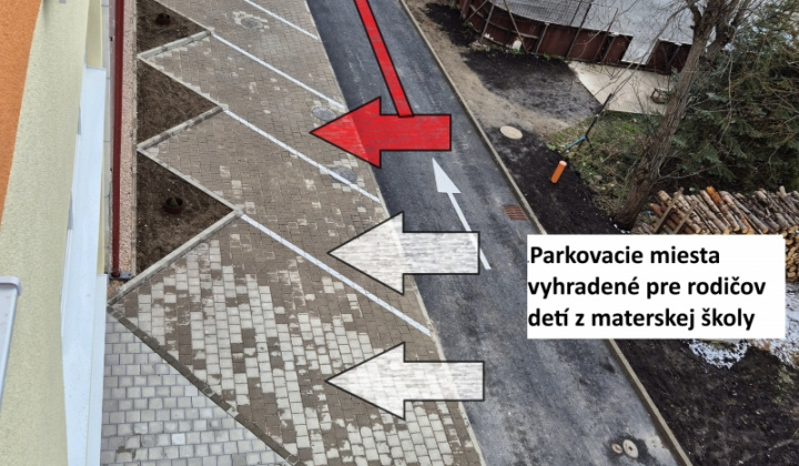 2. fotografia fotogalérie ZŠ s MŠ Jakubany - Oznam o parkovaní pre rodičov detí z materskej školy - foto