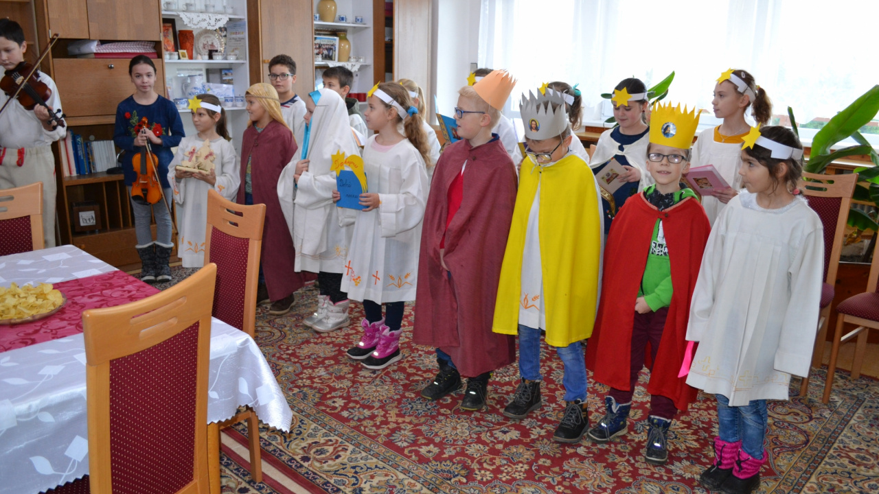 Fotografia fotogalérie Koledníci na Obecnom úrade - Dobrá novina (18. 12. 2019)