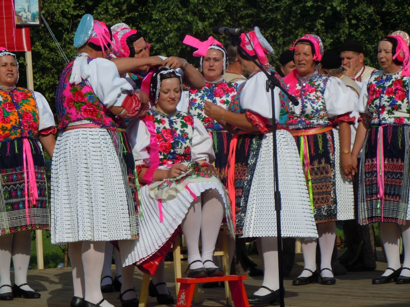 Na švatoho Jána - 50 rokov folklórny súbor Kečera. 